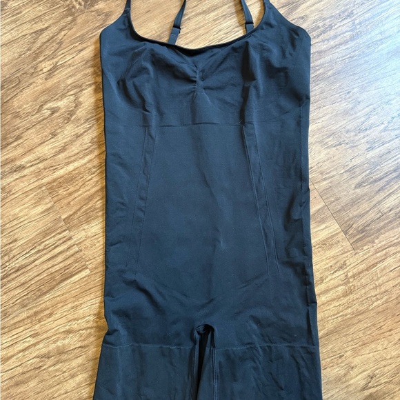 SPANX Black Shapewear Bodysuit Intimates - Picture 1 of 3